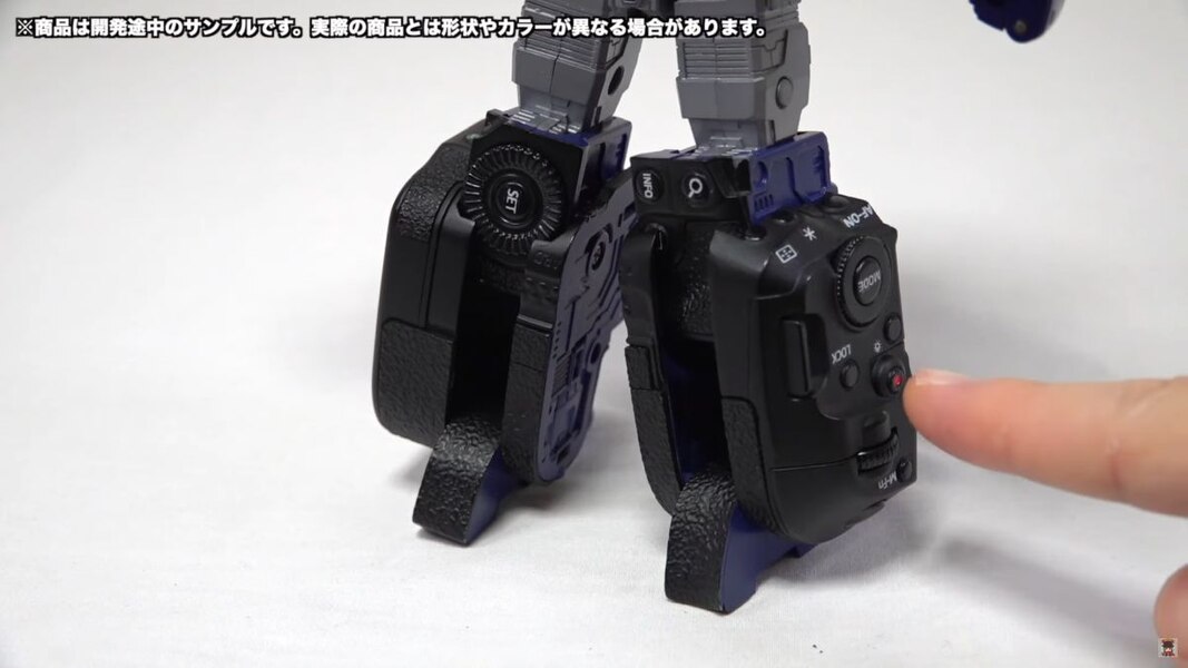 Canon X Transformers Optimus Prime R5 In Hand Image  (18 of 31)